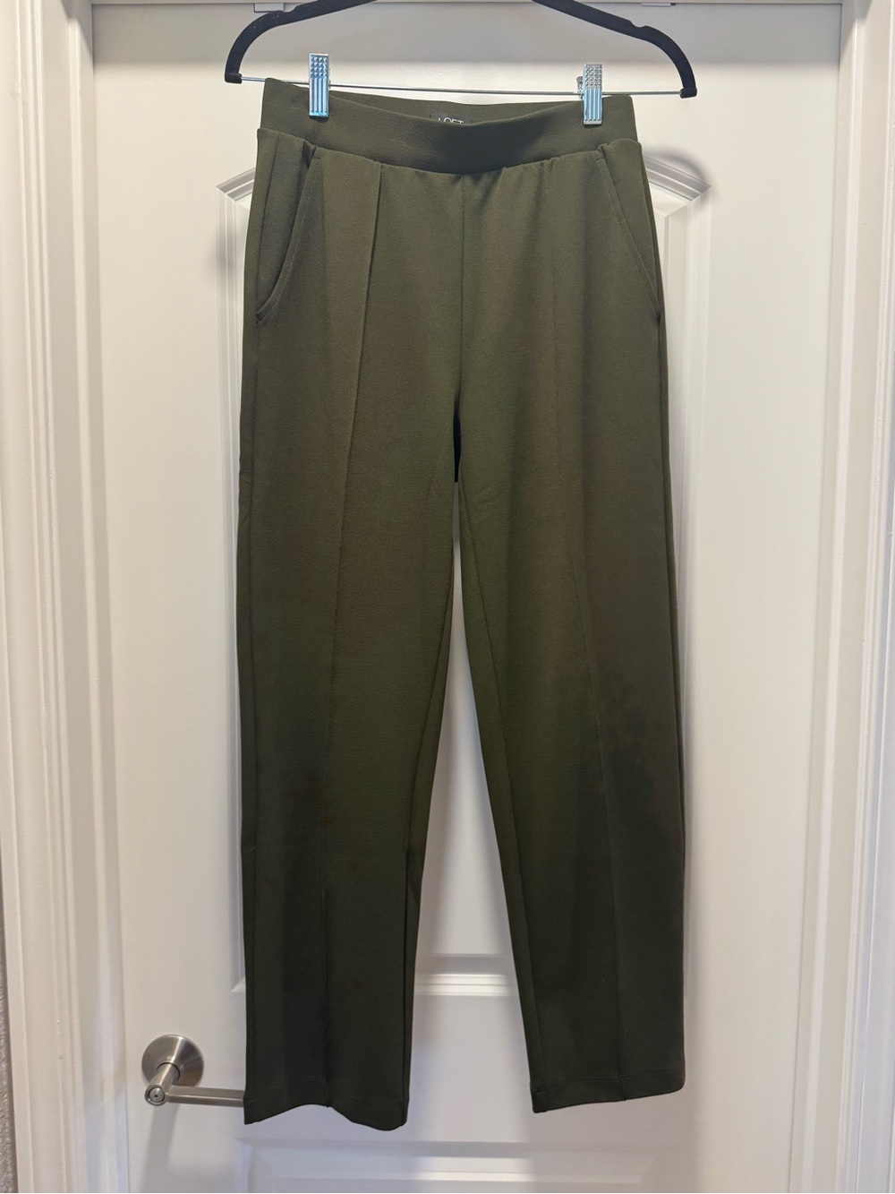 LOFT Army Green Stretchy Work Slacks with Elastic Waist Ankle Length Woman’s XS